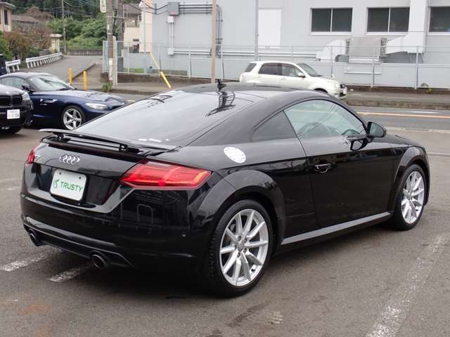 【TRUSTYの五カ条】　1，全車修復歴無し！　2，クリーン諸費用推進店！　3，ローン金利3.9％！　4，総額には全ての費用が含まれております！　5，二重査定無し！