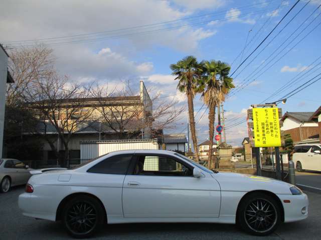 この車を販売している「おもしろくるま館　昭和」がどんな店か　是非ご理解頂く為にも　当店のホームページを是非ご覧になってみて下さい。携帯電話でご覧になっていらっしゃる方はグーグル、ヤフーなどで