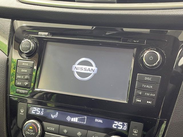 【純正ナビ】人気の純正ナビを装備。オーディオ機能も充実しており、Bluetooth接続すればお持ちのスマホやMP3プレイヤーの音楽を再生可能！毎日の運転がさらに楽しくなります！！