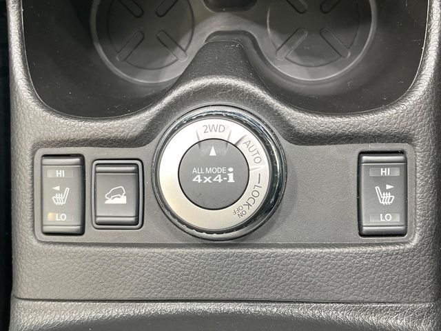 【シートヒーター】寒い日に重宝するシートヒーター！エアコンより早く温まってくれるので寒がりの人も安心ですね♪エアコンの温風は乾燥するから苦手、という方にもをおすすめです。