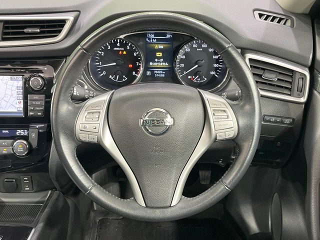 ステアリングも使用感が少なく、きれいな状態となっております♪