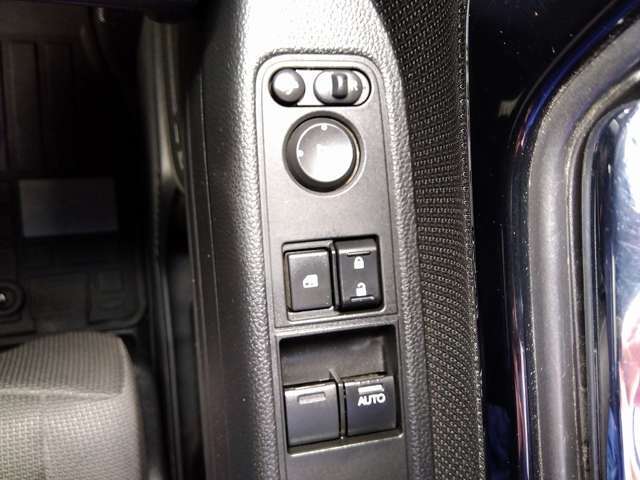4WD☆スマートキー☆プッシュスタート☆LEDオートライト☆LEDフォグ☆USBポート☆ヘッドシェルフ☆ハイルーフ☆オートエアコン☆ホンダセンシング☆LKAS☆アダプティブクルーズC☆試乗予約受付中☆