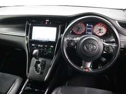 運転席廻りです。