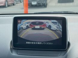 【バックカメラ】駐車時に後方がリアルタイム映像で確認できます。大型商業施設や立体駐車場での駐車時や、夜間のバック時に大活躍！運転スキルに関わらず、今や必須となった装備のひとつです！