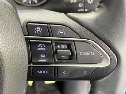 【レーダークルーズコントロール】高速道路での長距離走行が楽に！！自動で速度を保つクルーズコントロールが、衝突軽減システムと連携し、前方の車両を感知して車間を保つように速度調節してくれます！！