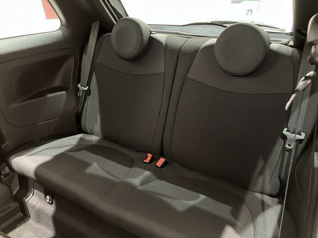 車内もキレイで嫌な臭いもありません☆車内の臭い、汚れが気になる方は内装のスチームクリーナーも施工可能です♪