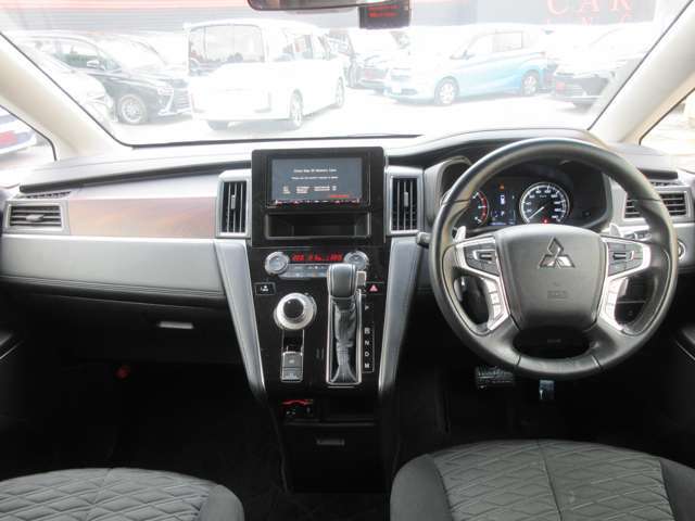 各種保険のお取り扱いもございます。お客様の方での面倒なお手続きも不要！納車日にその場で任意保険に加入できます！お客様のカーライフに沿った保険プランをご提案させていただきますのでお気軽にご相談下さい