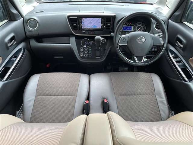 【インパネ全体】全方位で視界が広く、高い目線で運転もしやすいです！