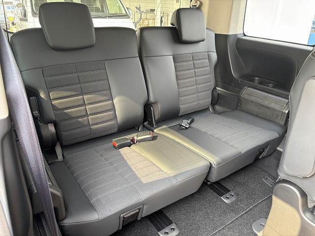 車内へのアクセス楽々、今や必須アイテムの「インテリジェントキー」には、キー複製防止「イモビライザー」まで備わっております。