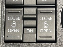 【両側パワースライドドア】スマートキーや運転席のスイッチで後席両側スライドドアの開閉が可能♪電動だから力を入れてドアを開ける必要が無く、小さなお子様でも簡単に開け閉めでき快適です♪