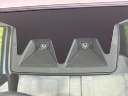 【スマートアシスト】走行中に前方の車両等を認識し、衝突しそうな時は警報とブレーキで衝突回避と被害軽減をアシスト。より安全にドライブをお楽しみいただけます。