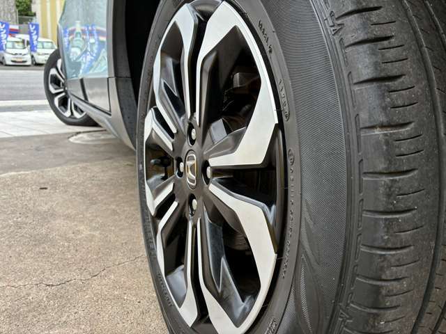 ホンダセンシング☆3ナンバーボディ☆9インチ純正SDナビ☆フルセグ☆バックカメラ☆BT☆OPドラレコ☆ルーフレール☆ETC☆アダクティブクルーズ☆パーキングソナー☆衝突軽減ブレーキ☆LEDオートライト