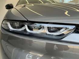 かつてのアルファロメオを感じさせる3連U字のデイライト