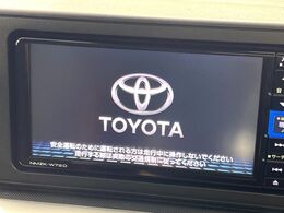 【純正ナビ】人気の純正ナビを装備。オーディオ機能も充実しており、Bluetooth接続すればお持ちのスマホやMP3プレイヤーの音楽を再生可能！毎日の運転がさらに楽しくなります！！