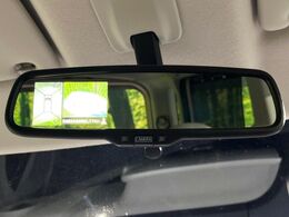 【アラウンドビューモニター】専用のカメラにより、上から見下ろしたような視点で360度クルマの周囲を確認することができます☆死角部分も確認しやすく、狭い場所での切り返しや駐車もスムーズに行えます。