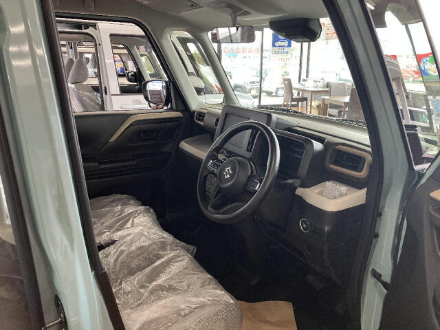 軽自動車は、小回りも楽々です！とても運転しやすいお車ですよ！