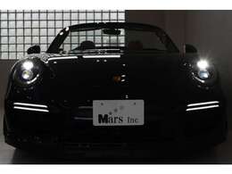 「991ターボSカブリオレ」の入庫でございます！3.8L水平対向6気筒DOHCツインターボエンジンからの出力は580馬力を発揮！走りだけでなく快適性も追求されており