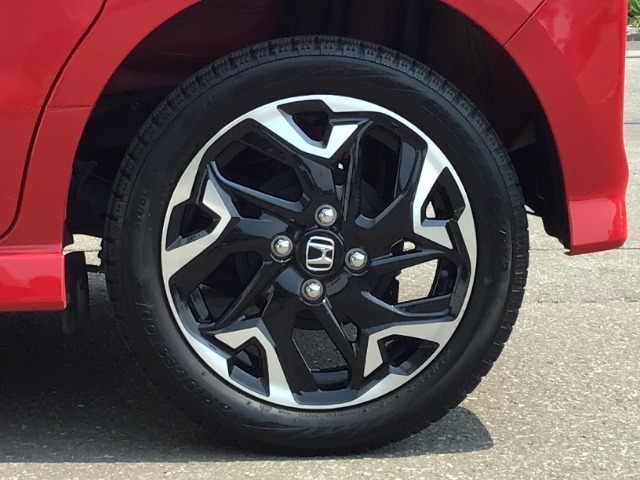 指定整備工場完備！オイル交換から、車検、さらには板金塗装まで自社で承ります！