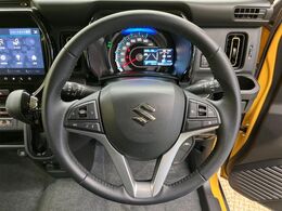 【スズキ　セーフティサポート】走行中に前方の車両等を認識し、衝突しそうな時は警報とブレーキで衝突回避と被害軽減をアシスト。より安全にドライブをお楽しみいただけます。