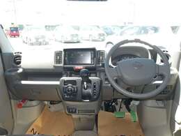操作しやすい運転席廻り！操作パネルも使いやすい！！ドライブが楽しくなります！