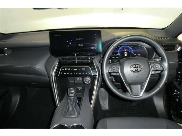 見通しのよいすっきりとした視界で、誰でも運転しやすいです。運転のしやすさは疲れにくさにも繋がりますよ♪