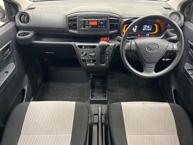 グループ総在庫数約30，000台！！全国の系列店からメーカー・車種問わずご紹介出来るので、あなたにピッタリのお車が見つかるはずです♪まずはお問い合わせ下さい☆