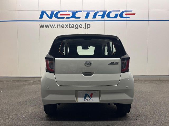 安心の最長10年・走行無制限保証（有償）をご用意。保証内容も充実はもちろん、無料点検＆オイル交換や、年中無休の全国・24時間ロードサービスも付帯されておりますのでご安心下さい。