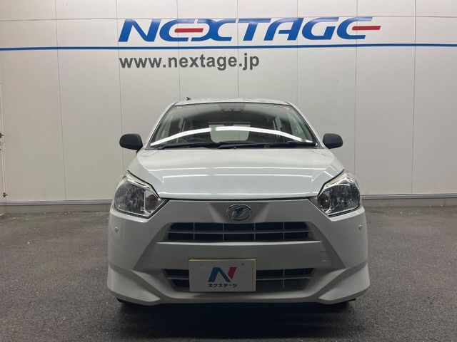 弊社では、全車『修復歴なし』のお車のみ取り扱っております。専任バイヤーによる厳選した仕入れの後、入庫後の車両チェックを行い、ネクステージが認定した高品質な中古車をご提供しております。