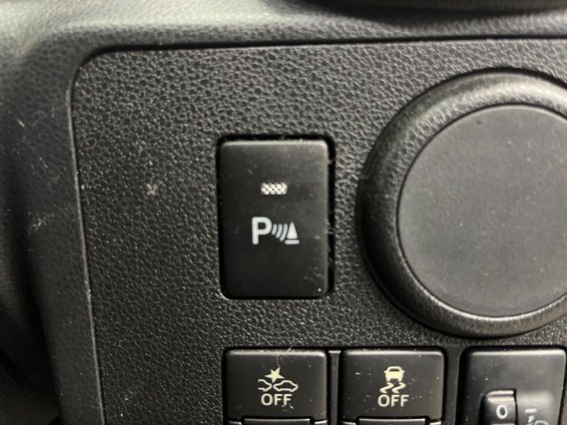 【コーナーセンサー】バンパーに付いたセンサーが障害物を検知！一定の距離に近づくとアラートで教えてくれます♪狭い駐車スペースや車庫入れ時も安心ですね☆