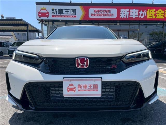 お車のご購入が初めての方も安心☆当店のスタッフは、わかりやすく、丁寧な説明を心がけておりますのでお客様のお車購入のサポートをさせて頂きます！！