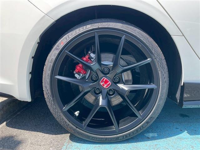 当店のお車をご覧いただきましてありがとうございます。お車についてのご質問やお見積りのご依頼、ご購入にあたってのご相談などお気軽にお問い合わせ下さい！