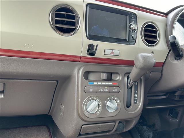 気になる車はすぐにお問い合わせください！画面右側の0066から始まる無料ダイヤルからお問い合わせ下さい！専門スタッフがお車のご質問にお答えいたします！