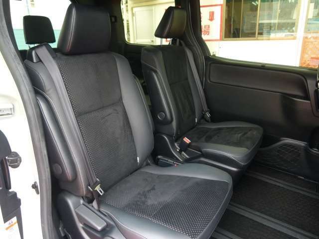 人気のお車はすぐに売約済みになる場合がございますのでお問い合わせはお電話のほうが早くご案内できます♪お問合せはお気軽に♪無料電話　0066-9711-603978　森下とご指定ください♪