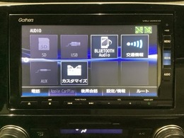 ナビゲーションは、フルセグTV、インターナビ対応のGathers純正メモリーナビを搭載しています。ナビに曲を記憶させるミュージックサーバー使用時は、別途SDカードが必要になります。