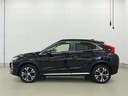 中古車は全く同じというものがなく、1台1台全てコンディションが異なります。同じようなお車でも、整備状況、外内装の状態など様々です。当店では入庫した車輌をコンディションに合わせて徹底的に仕上げています。