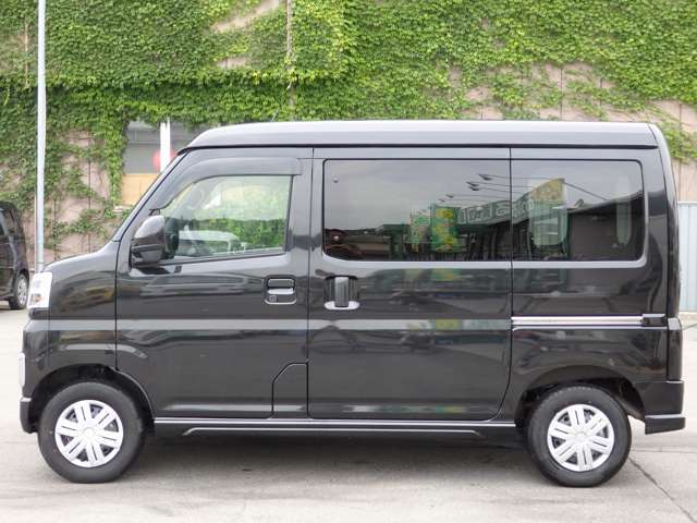 お車の車検・オイル交換・修理・鈑金塗装・ガラス修理・デントリペア・ボディコーティングなども幅広く対応しております。その際は無料で代車を貸し出し致します。車のことは何でもお任せください！