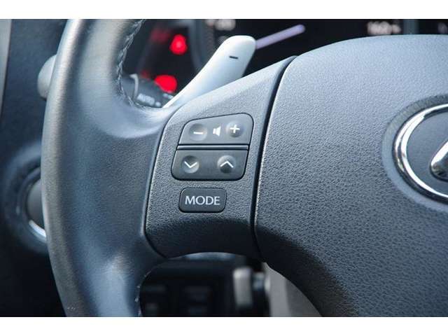 運転席廻りのスイッチや操作もしやすく使いやすいです♪