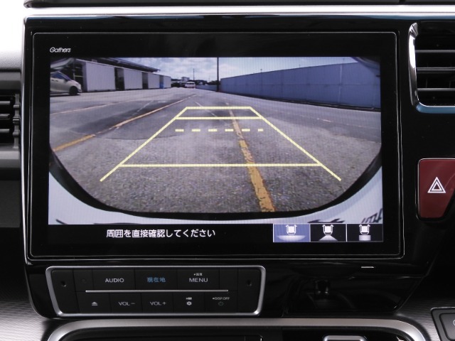 ◆バックカメラ◆リバースにするだけで映ります、後方の安全確認や、狭い駐車場での車庫入れ、雨の日や夜間など視界の悪い時に便利です！安全にバックする為には欠かせない装備です。