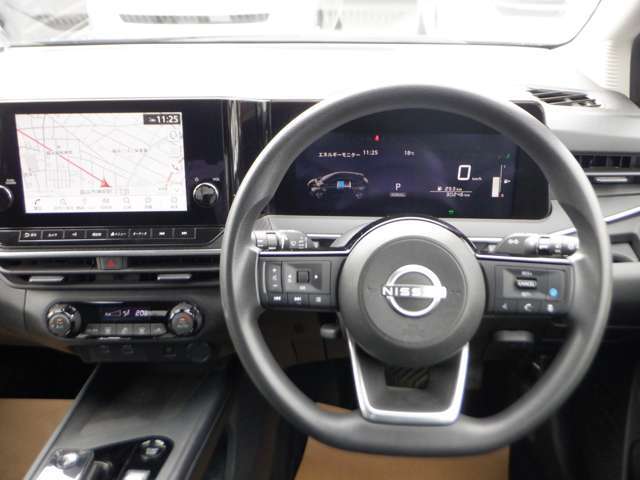 清潔で広々した座席です！是非、現車を見て体感してみてください。