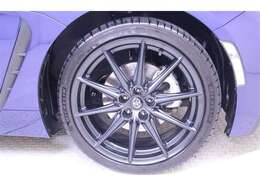 タイヤサイズ　215/40/18