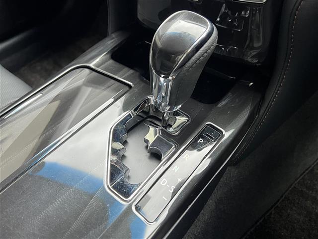 【シフトレバー】シフトも操作しやすく快適なドライブを楽しんでいただけます！