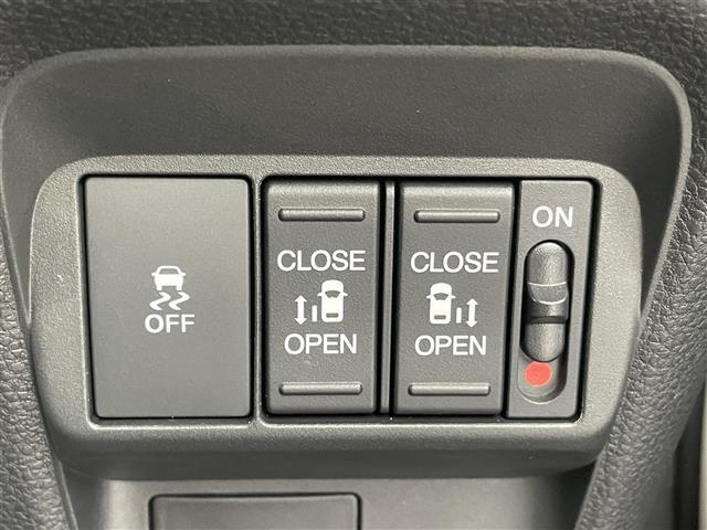 【運転席操作部】快適なドライブを楽しむための機能が装備されています！運転席から触れるので、使いやすいです！除菌プランいれていただくと、さらに清潔で安心していただけます！