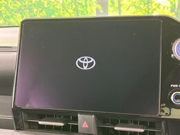 【10.5インチ　ディスプレイオーディオ】大画面のディスプレイはAppleCarPlayやAndroidAutoが利用可能。大きな画面でスマホナビアプリ等が利用いただけます♪