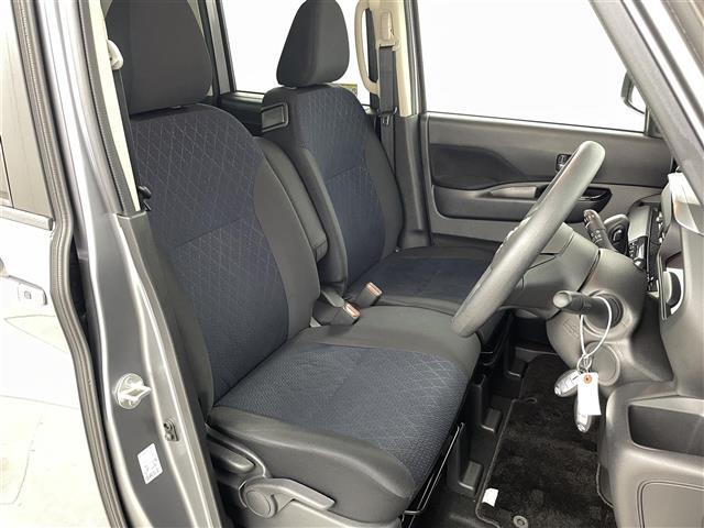 【運転席】座り心地が良いシートなので長時間の運転でも快適にお過ごしいただけます。新品のフロアマットのご注文も可能です。掲載箇所以外にご希望の写真がございましたらお気軽にお問い合わせ下さい。