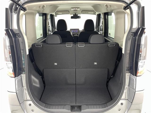 【トランク】積み込みやすくて、たっぷり積める荷室です。シートアレンジできるものは、乗車人数と荷物の量や大きさによってシートを動かすことができるので、より快適なドライブが可能です！