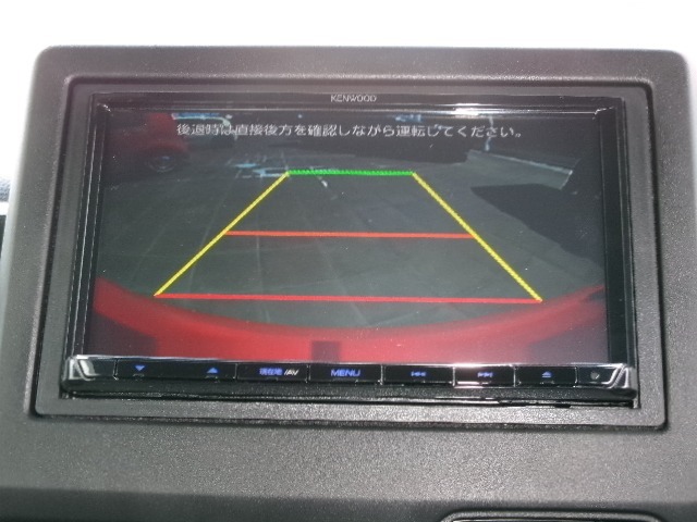 リアカメラが付いています！駐車時や後進時に視界確保のサポートをしてくれるので安心できますね♪人気装備です！