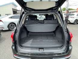 広々としたラゲッジルーム！ご家族・ご友人との旅行でも荷物置き場に困らないです！