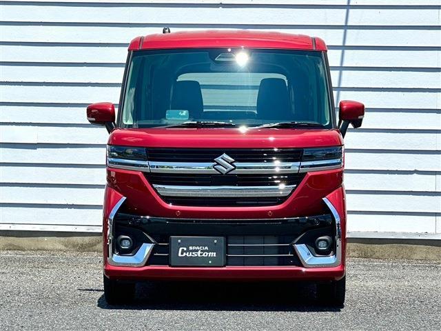 ボディカラーは、フェニックスレッドパールです。すごく良い色なので、色に抵抗がある方でも、現車を見れば気持ちが変わるかもしれません！