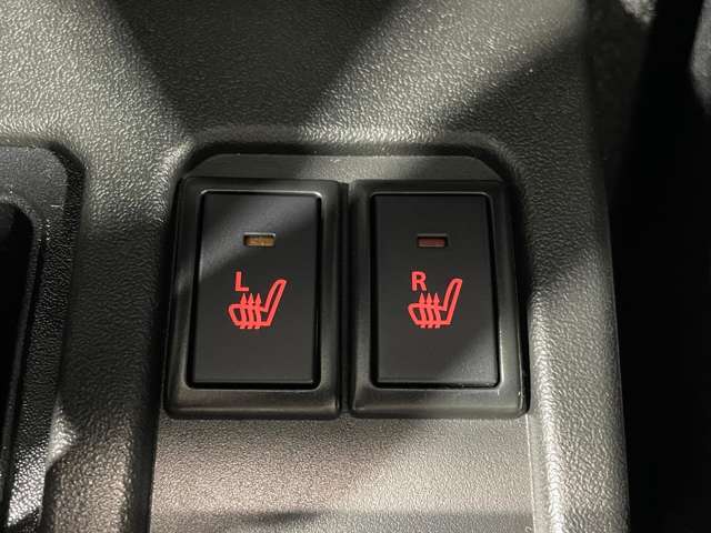 【シートヒーター】寒い日には必要ですね！！運転をさらに快適にしてくれます！！