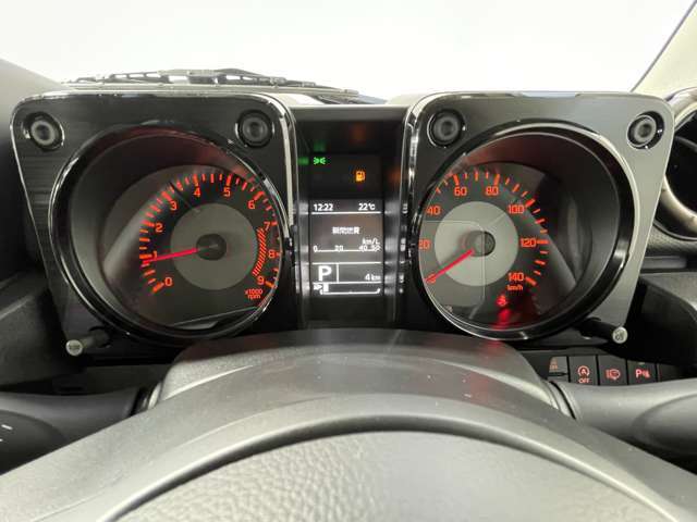 【スピードメーター】『スピードメーター』の画像になります。メーターがシンプルで見やすく運転しやすいですね！